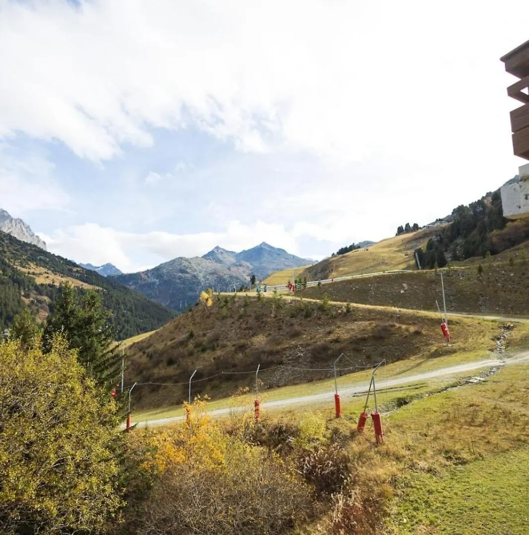 Appartement Pour 6 Personnes Au Pied Des Pistes Les Allues Apartment